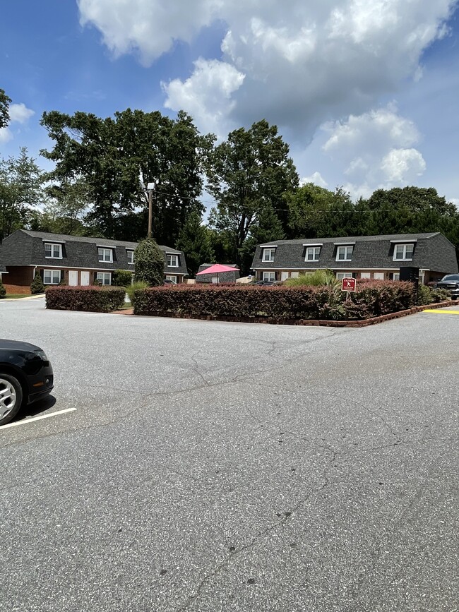 property at 101 Ken Hill Ln