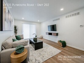 40335 Plymouth Rd in Plymouth, MI - Building Photo