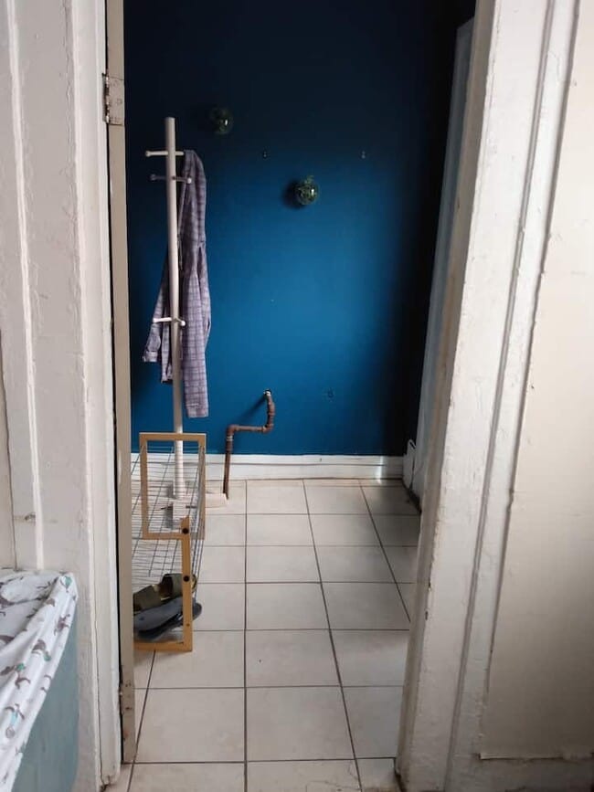 120 Whitney Pl, Unit Front