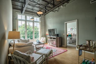 509 W Spring St, Unit 403 in Fayetteville, AR - Building Photo