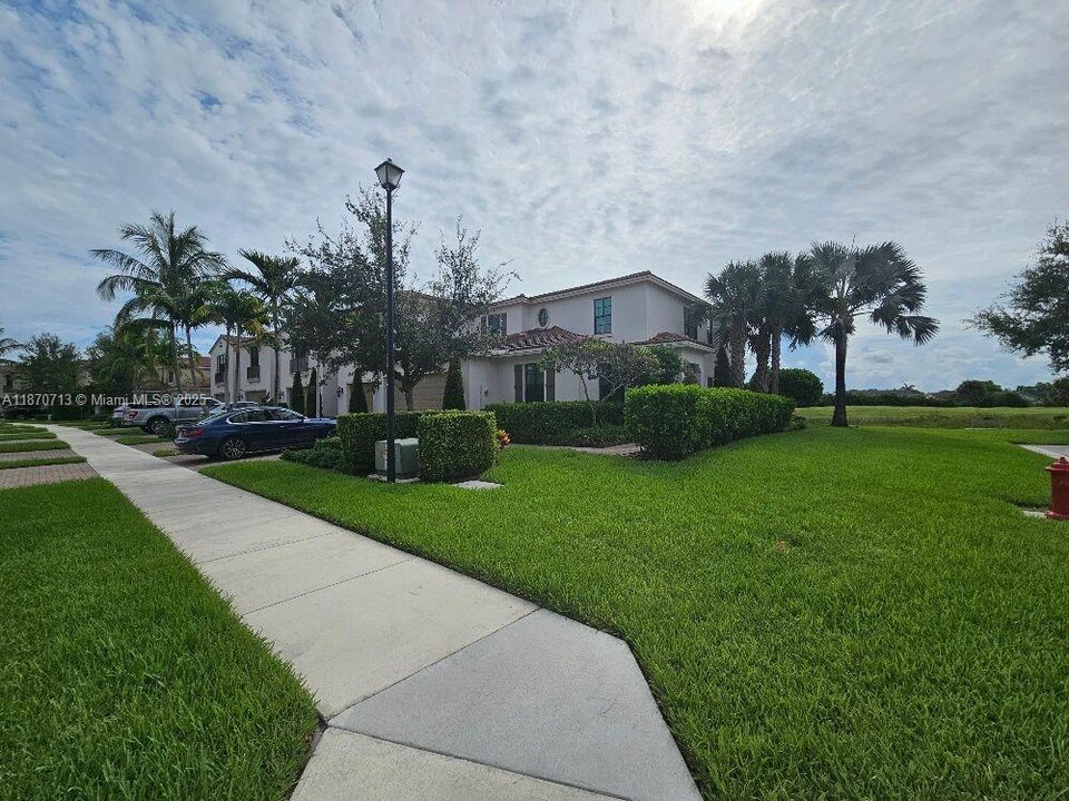 10226 Akenside Dr in Boca Raton, FL - Building Photo