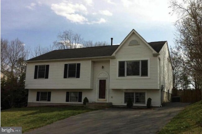 property at 303 Pembridge Dr