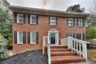 4273 Deerbrook Way SW in Lilburn, GA - Building Photo