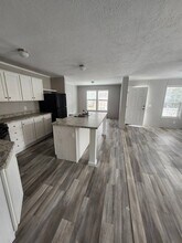 640 Ascot Cir in Almont, MI - Building Photo - Building Photo