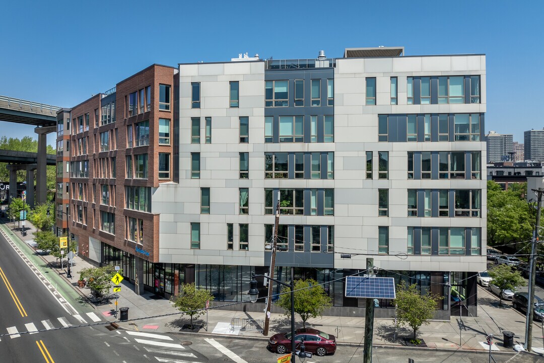 400 Newark Ave in Jersey City, NJ - Foto de edificio