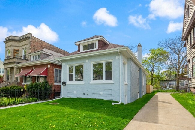 property at 7010 S Prairie Ave