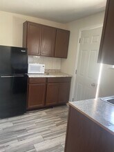 1733 W 150th St, Unit B in Gardena, CA - Building Photo - Building Photo