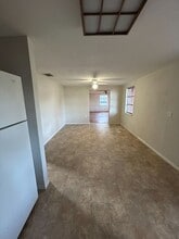 5932 15th St in Zephyrhills, FL - Building Photo - Building Photo