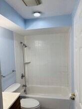 1915 White Chapel Dr in Mount Prospect, IL - Building Photo - Building Photo
