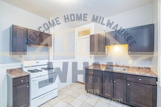 1545 E Irving Pl in Milwaukee, WI - Building Photo - Building Photo