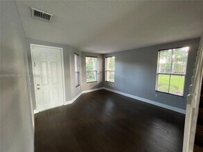 4790 SW 165th Ave in Hollywood, FL - Building Photo - Building Photo