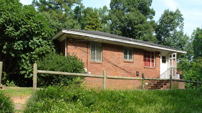 3035 Medlin Dr in Raleigh, NC - Building Photo - Building Photo