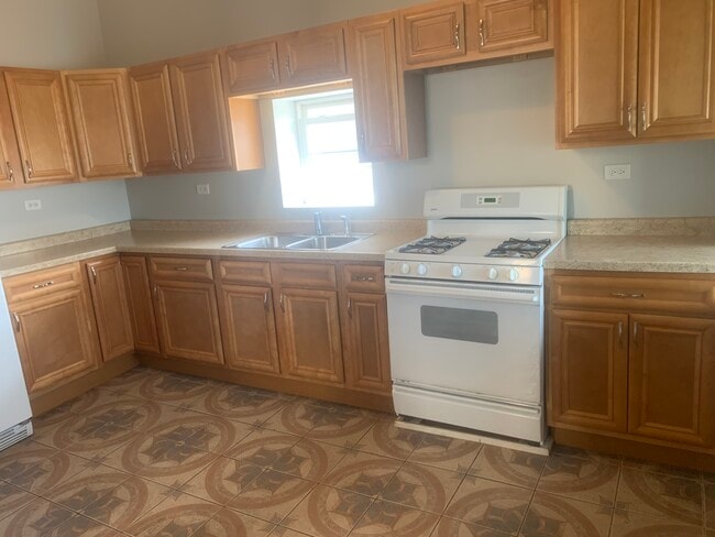 1422 N Maplewood Ave, Unit 2r