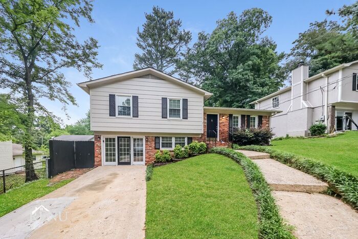 1740 Molly Dr in Birmingham, AL - Building Photo