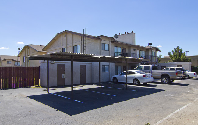 3400 Loyalton Ave in Bakersfield, CA - Building Photo - Building Photo