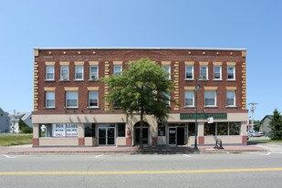 13-15 W Broadway in Derry, NH - Building Photo
