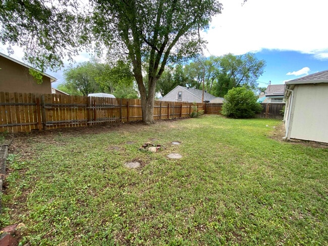 2519 E Monument St in Colorado Springs, CO - Building Photo - Building Photo