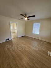 5502 Helen Ave in Jennings, MO - Building Photo - Building Photo