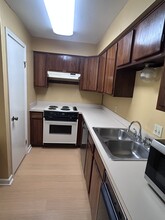 1127 Airport Rd, Unit Lake View Condo Apt A in Hot Springs, AR - Foto de edificio - Building Photo