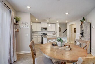 1203 Lower 143rd St E in Rosemount, MN - Building Photo - Building Photo