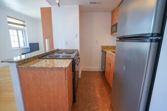 607 Westgate Ave, Unit C in University City, MO - Foto de edificio - Building Photo