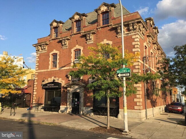 4920 Warrington Ave in Philadelphia, PA - Building Photo - Building Photo