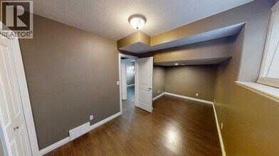 10272-10285 85 St in Grande Prairie, AB - Building Photo - Building Photo