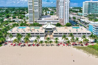 111 Briny Ave in Pompano Beach, FL - Foto de edificio - Building Photo