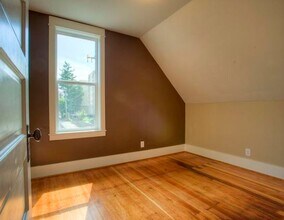 1715 E Howell St in Seattle, WA - Building Photo - Building Photo