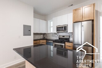 1456 N Kedzie Ave in Chicago, IL - Building Photo - Building Photo