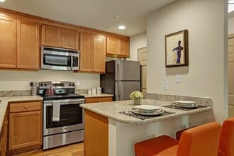 Windsong in Issaquah, WA - Building Photo - Building Photo