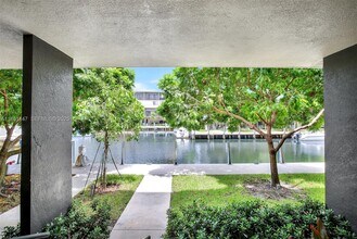 164 SE 4th Terrace in Pompano Beach, FL - Foto de edificio - Building Photo