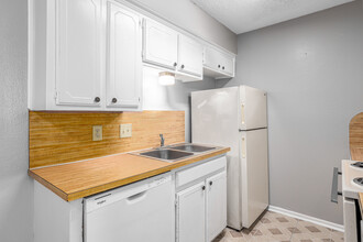 Copperstone Point in Lawton, OK - Foto de edificio - Interior Photo