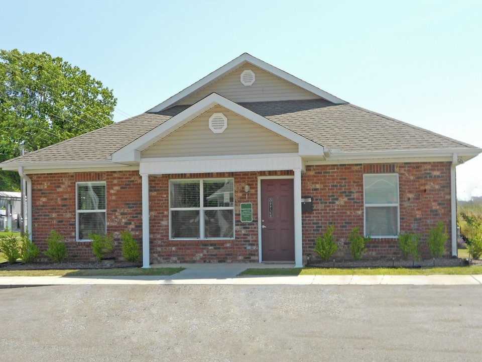 Waddell Gardens in Humboldt, TN - Building Photo