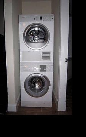 206 E 83rd St-Unit -1E in New York, NY - Building Photo - Building Photo