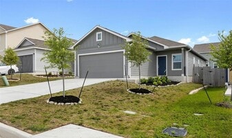 221 Barbary Coast Ln in Jarrell, TX - Building Photo