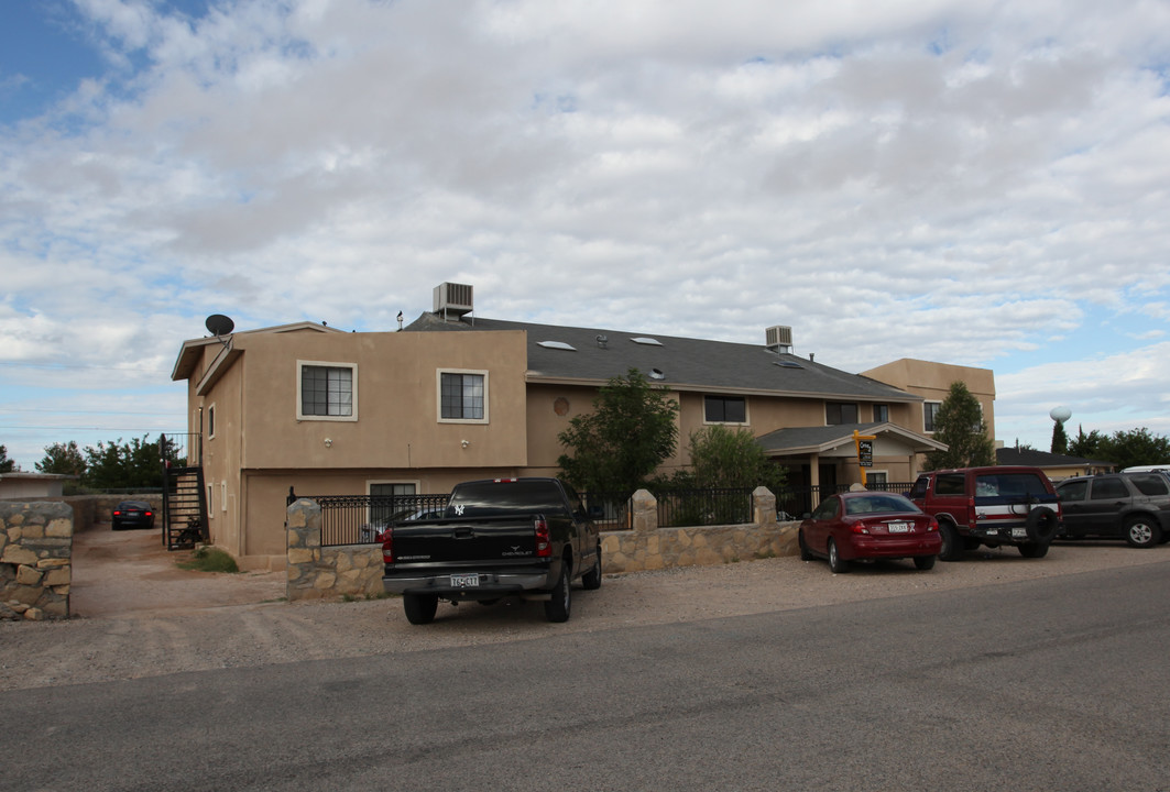 14940 Whitetail Deer in El Paso, TX - Foto de edificio