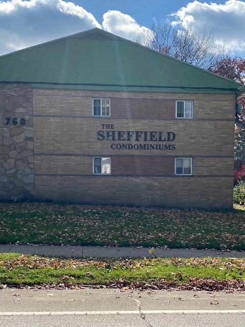 property at 760 W Main St