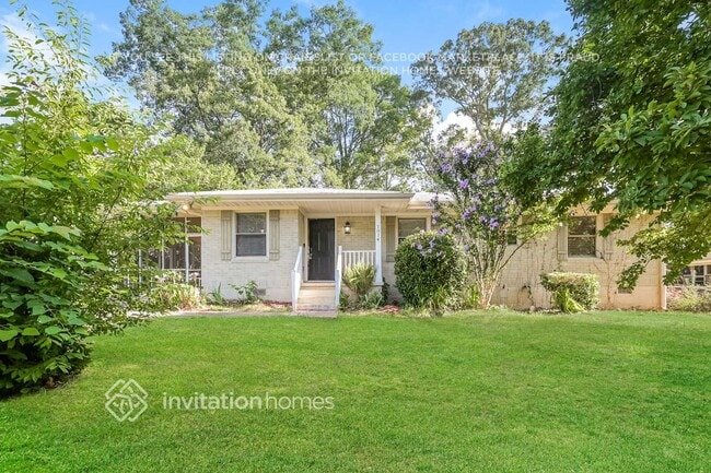 property at 1814 Flintwood Dr SE