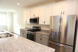 14317 Summit View Ln in Rockville, MD - Building Photo - Building Photo