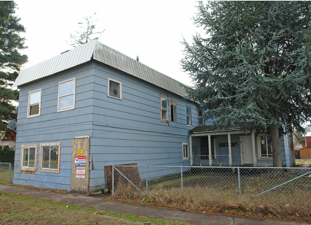 1009 N Tower Ave in Centralia, WA - Building Photo