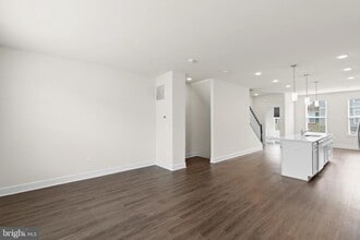 10720 Shadewell Spg Wy in Manassas, VA - Building Photo - Building Photo