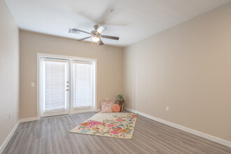 Citadel on Elgin in Houston, TX - Building Photo - Interior Photo