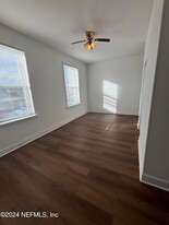 11 E 7th St, Unit 3 in Jacksonville, FL - Building Photo - Building Photo