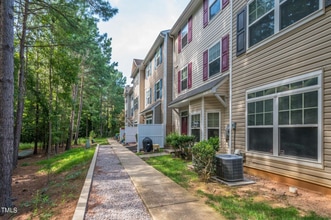 2230 Valley Edge Dr, Unit Breezewood in Raleigh, NC - Foto de edificio - Building Photo