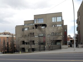 1818 14th St SW in Calgary, AB - Building Photo - Building Photo