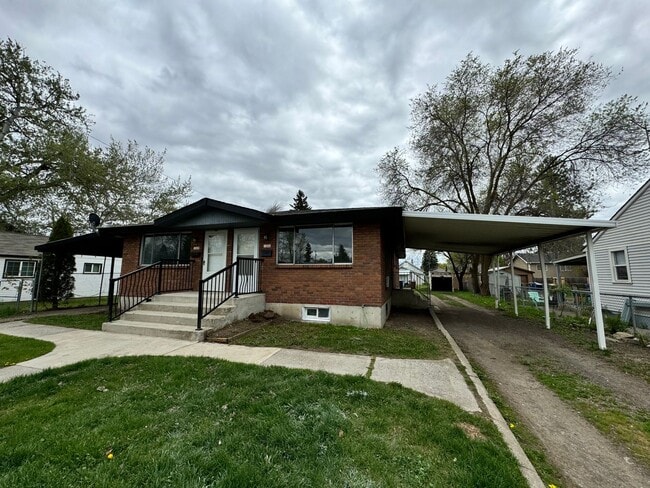 property at 1226 E North Ave