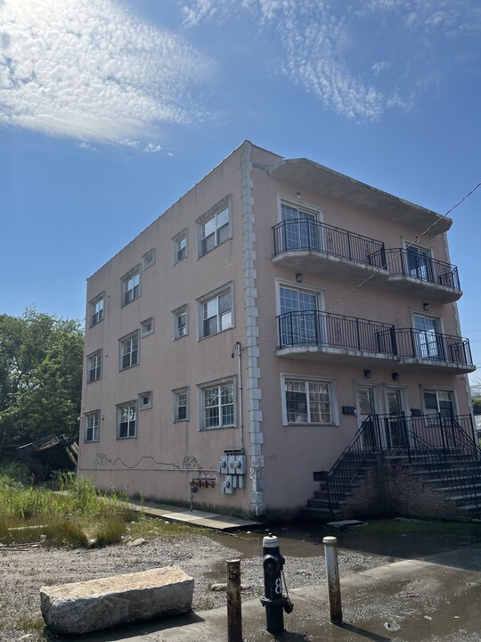 326 Beach 84th St in Rockaway Beach, NY - Building Photo