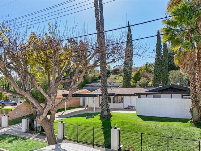 5633 Rawlings Ave in Los Angeles, CA - Building Photo - Building Photo