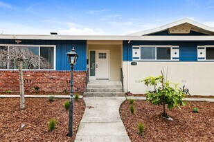 1350 Washington Ave in Albany, CA - Building Photo